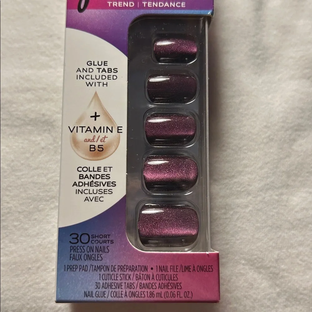 Free w/Bundle New Sally Hansen 30pc Press-on Nails 💅 Set Purple Short Length